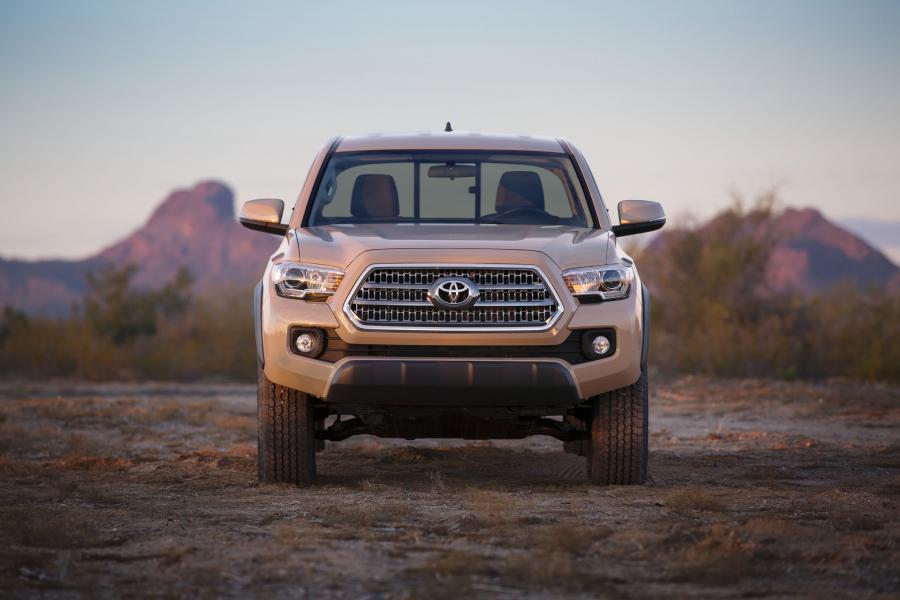 Toyota Tacoma TRD Off-Road Access Cab 2015 года  (фото 12 из 27)